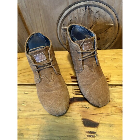 TOMS Suede Desert Wedge Lace Up Ankle Booties Brown Size 7.5 Tie Boots Shoes - Picture 3 of 8